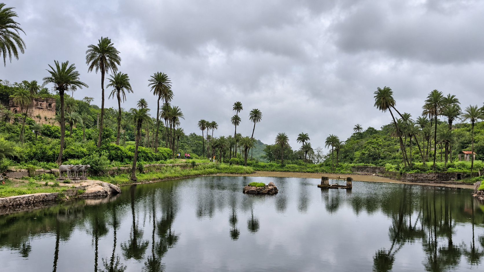 Mount Abu in Two Days: Mist, Marble & Nakki Lake